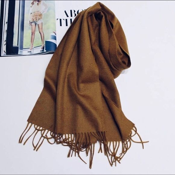 Pashmina
100% Cashmere scarf/shawl. Mocha Mousse. - Picture 1 of 4